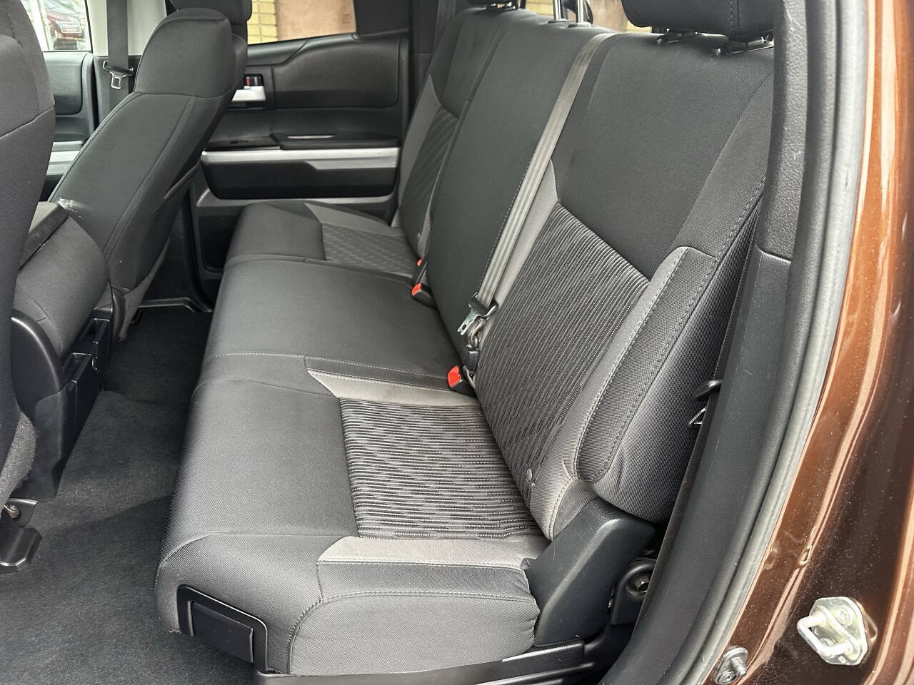 Used 2016 Toyota Tundra SR5 AWD/4WD image 10