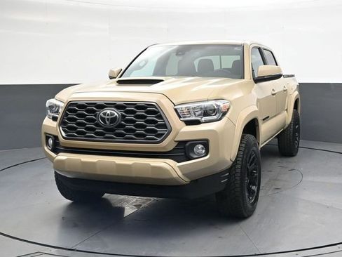 Used 2020 Toyota Tacoma TRD Sport AWD/4WD image 9