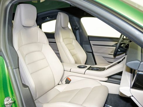 Used 2022 Porsche Taycan 4S image 40