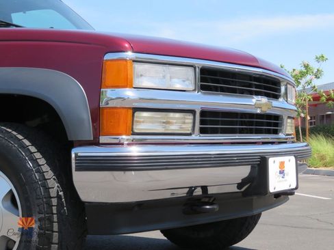 Used 1999 Chevrolet Suburban 4WD w/ Preferred Equipment Group 3 image 39