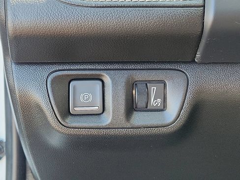 Used 2021 GMC Acadia SLE w/ Driver Convenience Package FWD image 23