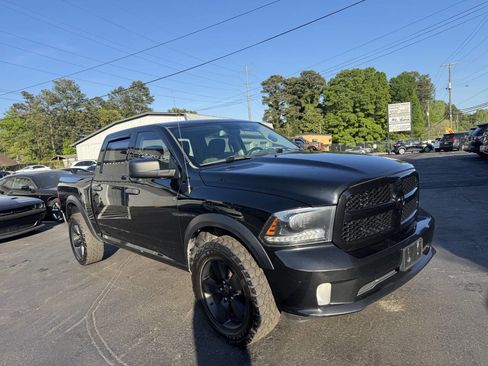 Used 2015 RAM 1500 Express AWD/4WD image 3