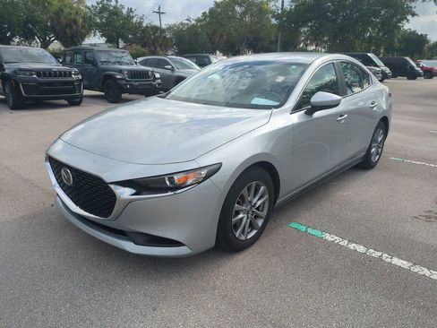 Used 2021 MAZDA MAZDA3 Sedan FWD image 10