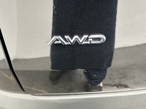 Used 2025 Toyota Grand Highlander AWD image 14