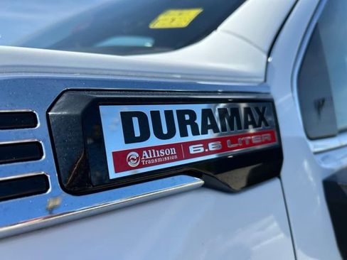 Used 2025 GMC Sierra 3500 Denali w/ Denali Reserve Package AWD/4WD image 10