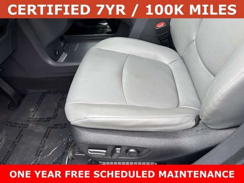 Used 2024 Toyota Sienna XLE FWD image 15
