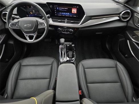 Used 2025 Chevrolet Trax ACTIV w/ Sunroof Package image 15