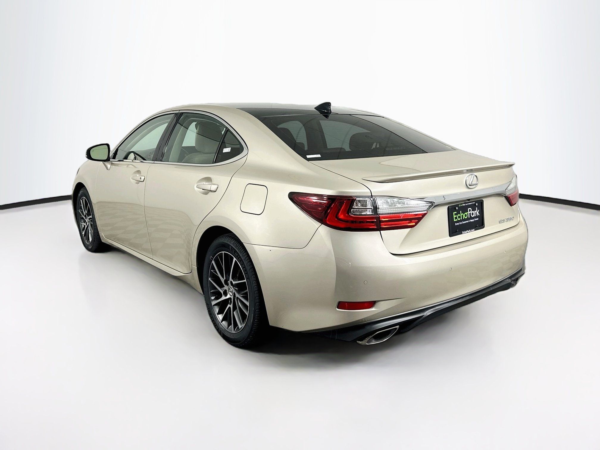 Used 2017 Lexus ES 350 w/ Navigation System Package FWD image 5