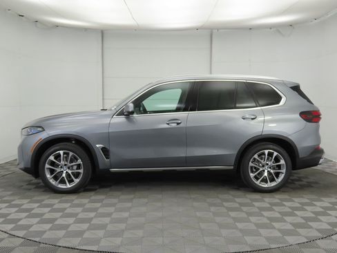 Certified 2025 BMW X5 xDrive40i w/ Parking Assistance Package image 8