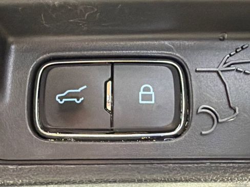 Used 2020 Ford Explorer ST w/ ST Street Pack image 21