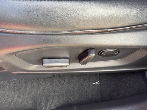 Used 2025 Ford Explorer ST-Line w/ Premium Package image 20