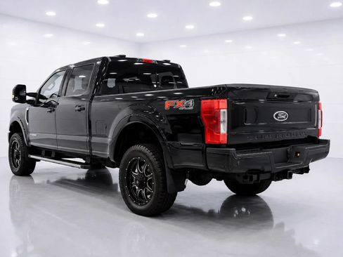 Used 2018 Ford F250 Lariat w/ Lariat Ultimate Package AWD/4WD image 3