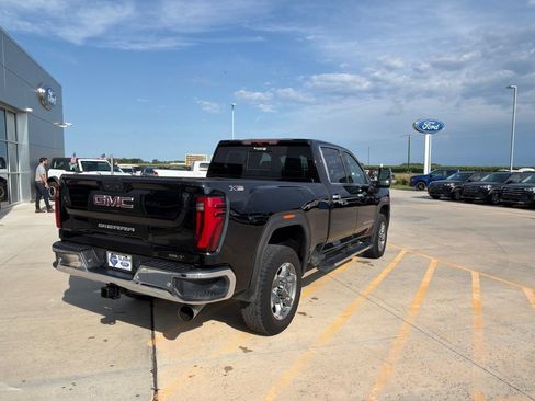 Used 2025 GMC Sierra 2500 SLT AWD/4WD image 11