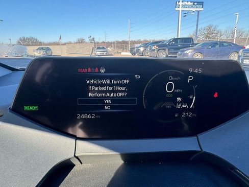 Used 2025 Toyota Prius LE image 11