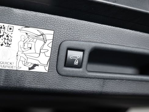 Used 2022 Toyota Sienna XSE w/ XSE Plus Package image 22