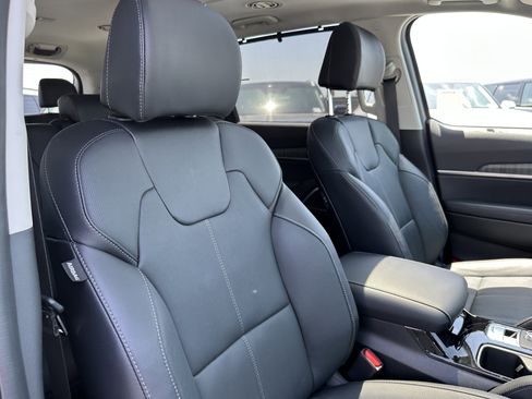 Used 2025 Kia Telluride EX FWD image 18