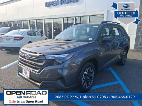 Used 2025 Subaru Forester AWD/4WD image 3