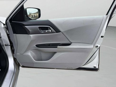 Used 2014 Honda Accord LX image 17