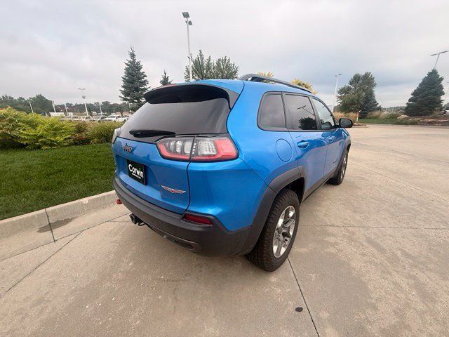 Used 2019 Jeep Cherokee Trailhawk w/ Cold Weather Group AWD/4WD image 3