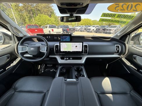 Used 2025 Ford Expedition Max Active image 13