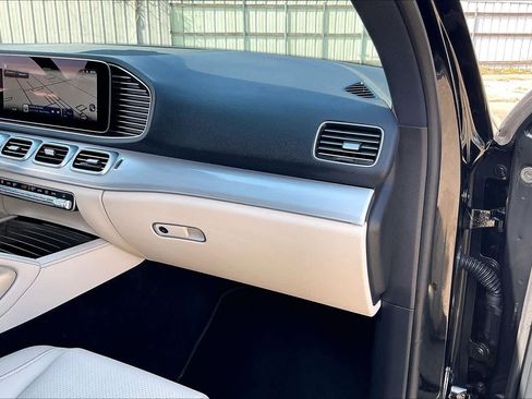 Used 2025 Mercedes-Benz GLE 350 4MATIC image 16