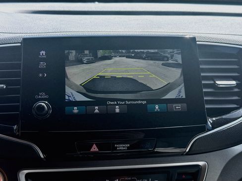 Certified 2024 Honda Passport EX-L image 13