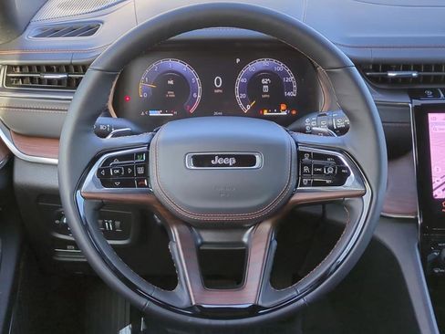 New 2025 Jeep Grand Cherokee L Summit w/ MOPAR Finishing Package AWD/4WD image 22