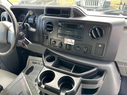 Used 2014 Ford E-250 and Econoline 250 w/ Power Group image 31