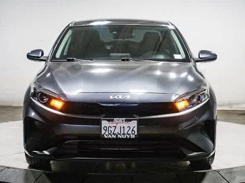 Used 2023 Kia Forte LXS image 2