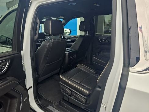 Used 2023 Chevrolet Suburban Premier AWD/4WD image 26