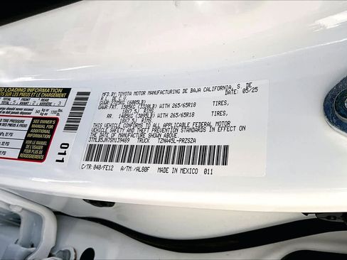 Used 2025 Toyota Tacoma TRD Sport image 35