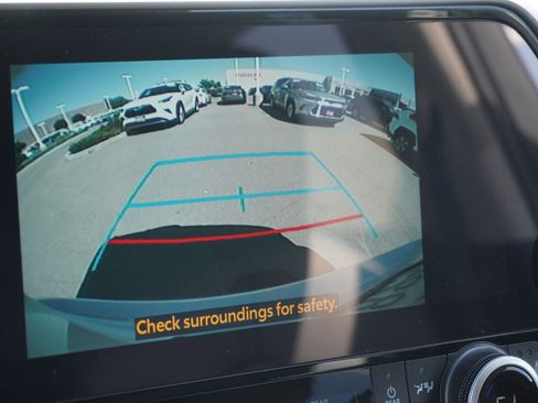 Used 2025 Toyota Highlander XLE AWD/4WD image 29
