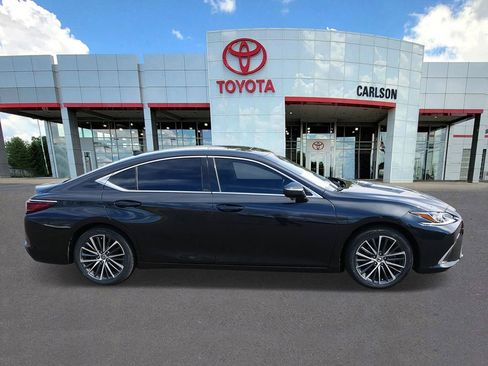 Used 2024 Lexus ES 350 w/ Premium Package FWD image 4