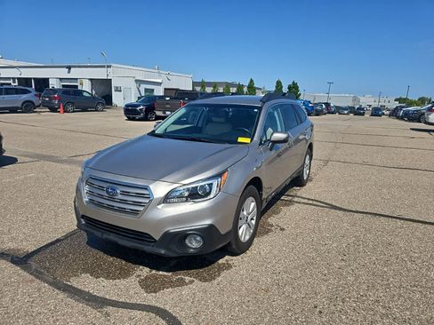 Used 2017 Subaru Outback 2.5i Premium AWD/4WD image 1