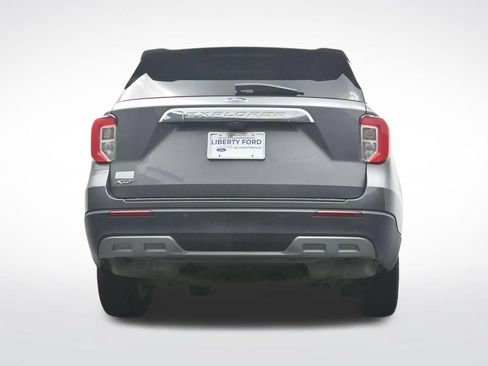 Used 2022 Ford Explorer XLT w/ Equipment Group 202A RWD image 38