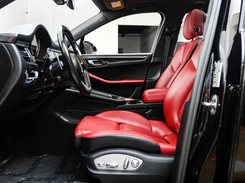 Used 2022 Porsche Macan S AWD/4WD image 4