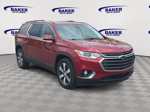 Used 2019 Chevrolet Traverse LT w/ LT Premium Package AWD/4WD image 3