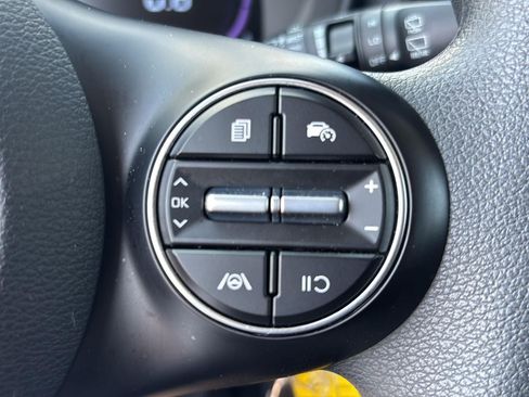 Used 2025 Kia Soul LX FWD image 13