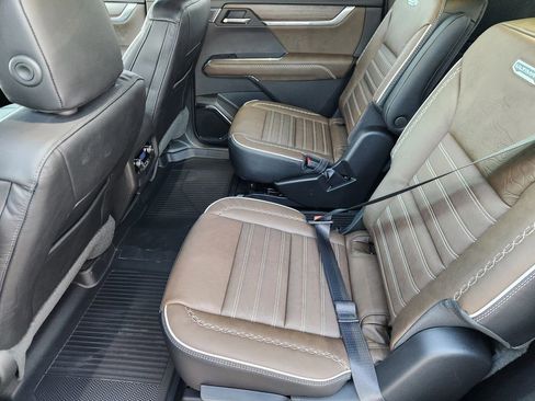 New 2026 GMC Acadia Denali Ultimate w/ LPO, Floor Liner Package image 21