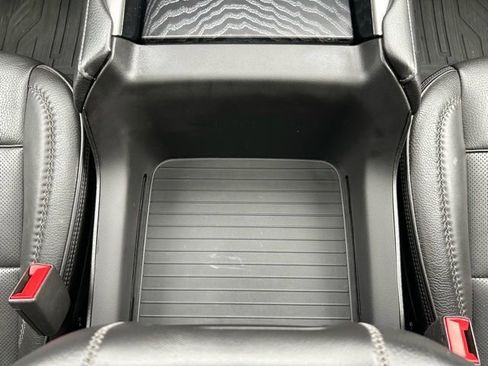 Used 2023 GMC Yukon XL Denali AWD/4WD image 26