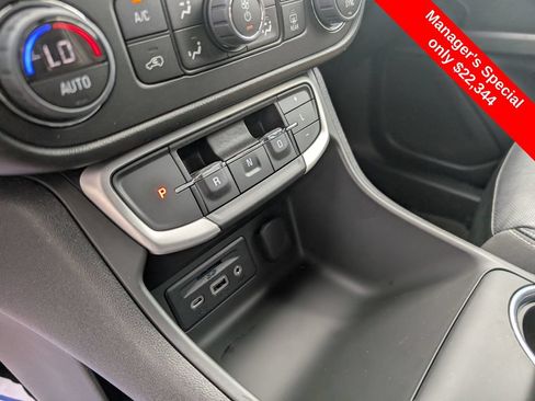 Used 2022 GMC Terrain SLT FWD image 21