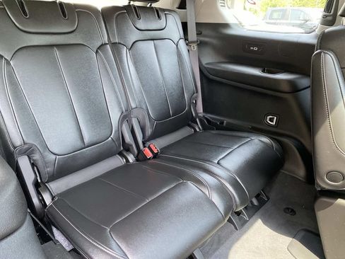 Used 2023 Jeep Grand Cherokee L Limited AWD/4WD image 31