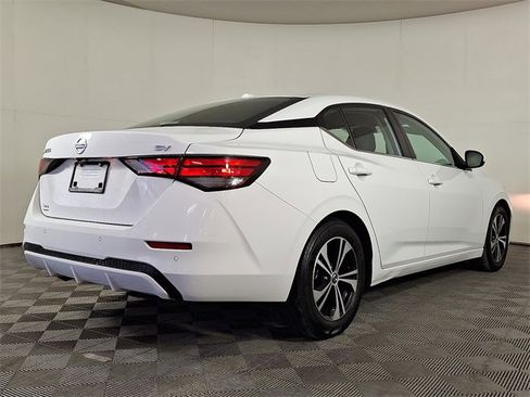 Used 2021 Nissan Sentra SV image 9