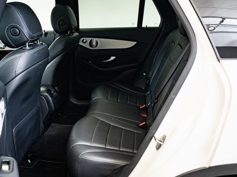 Used 2017 Mercedes-Benz GLC 300 4MATIC image 35