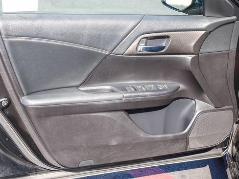 Used 2017 Honda Accord Sport image 26