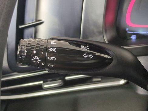 Certified 2025 Hyundai Elantra SE FWD image 27