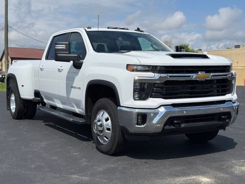 Used 2025 Chevrolet Silverado 3500 LT w/ Safety Package AWD/4WD image 10