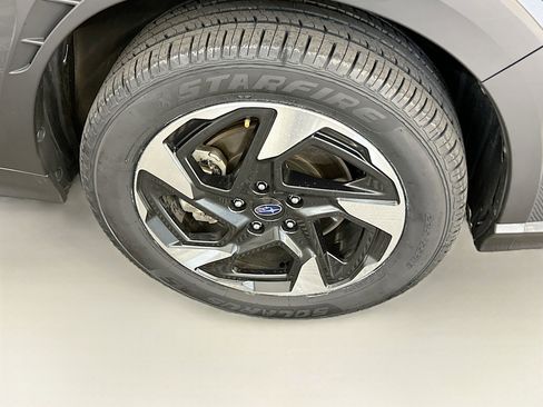 Used 2024 Subaru Crosstrek 2.5i Limited AWD/4WD image 11