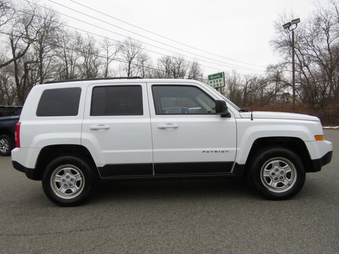 Used 2017 Jeep Patriot Sport w/ Power Value Group image 4
