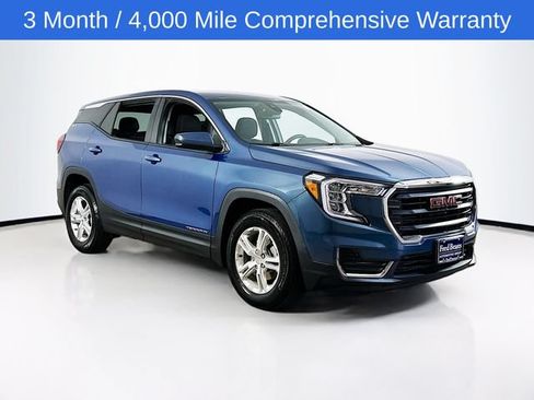 Used 2024 GMC Terrain SLE FWD image 1